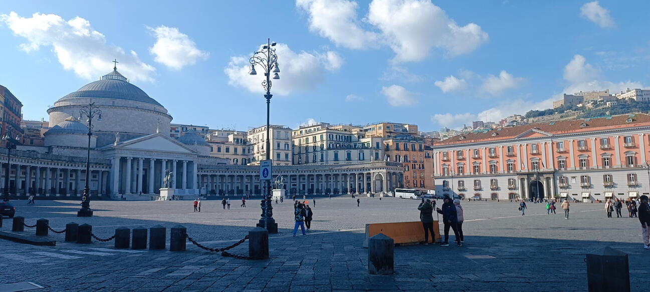 Napoli, Piazza del Plebiscito